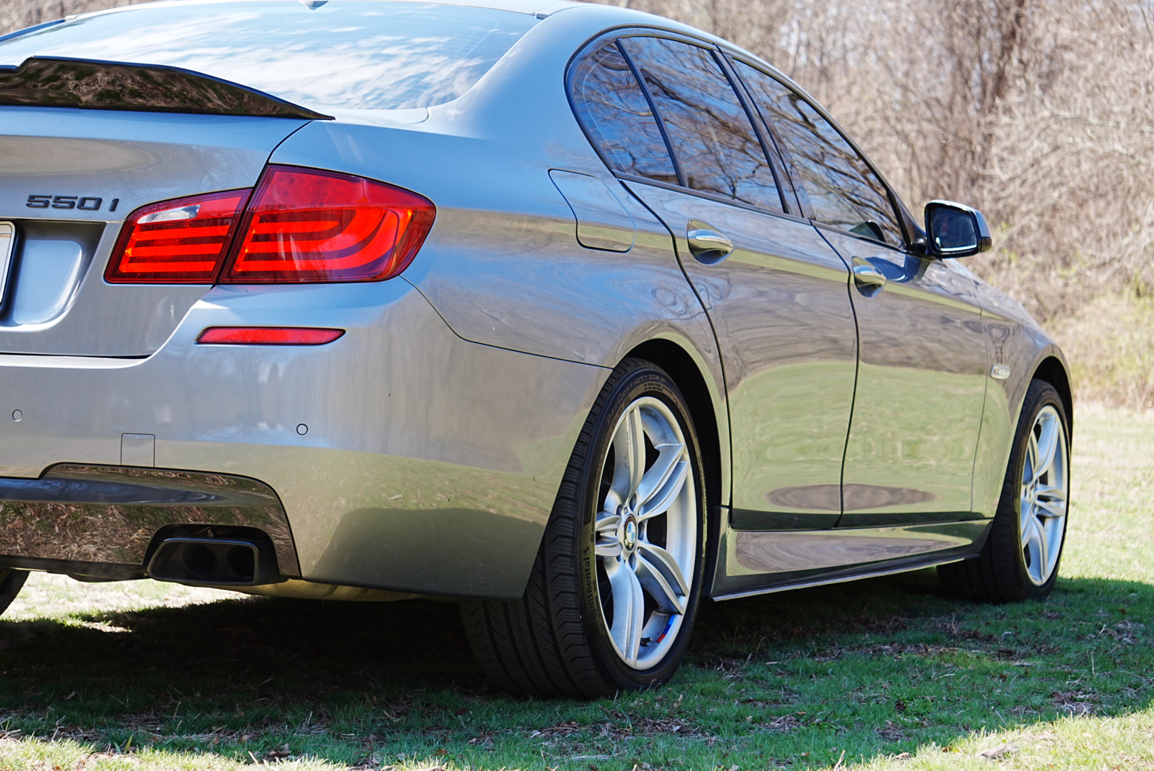BMW M550i view 4